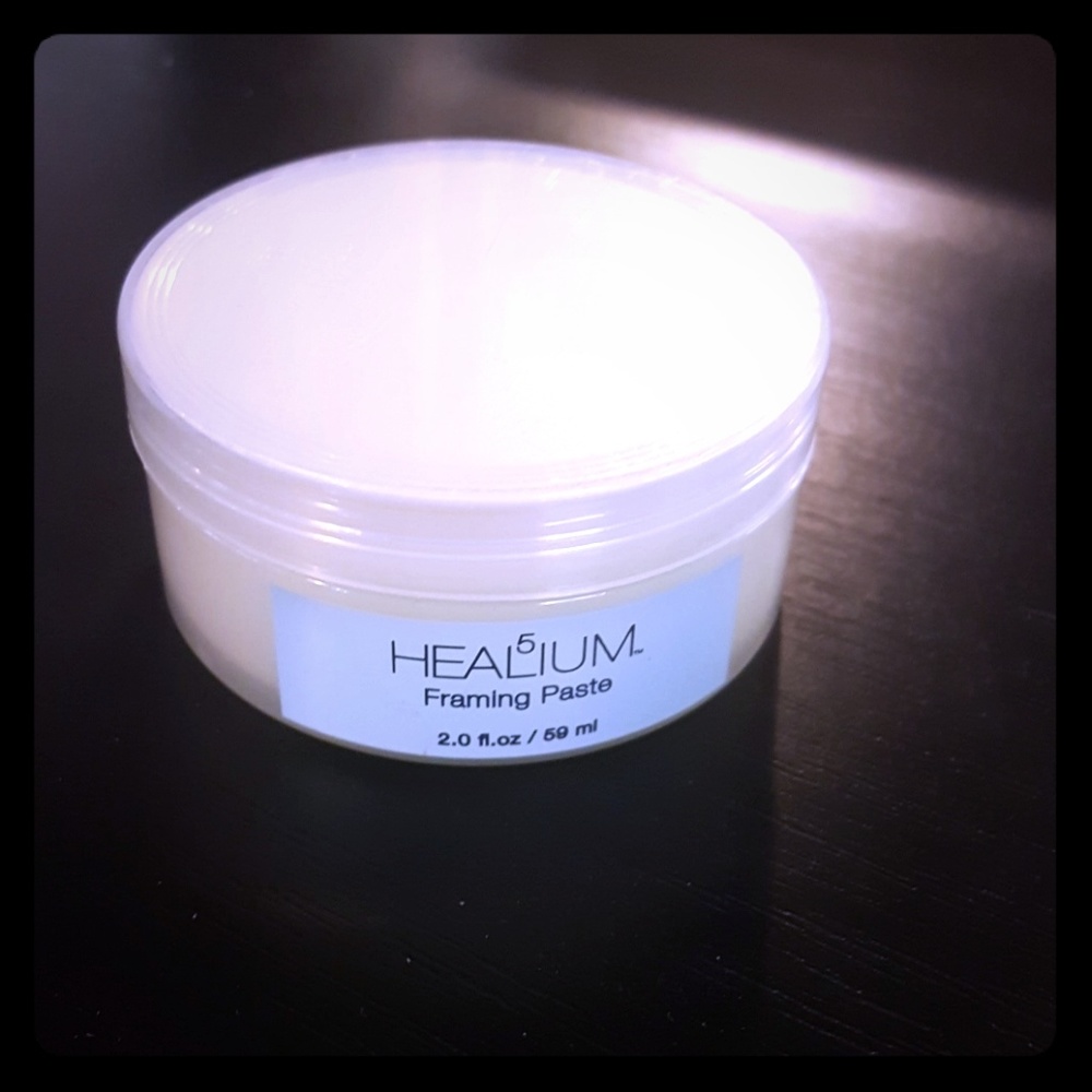 Healium Framing paste for hair
